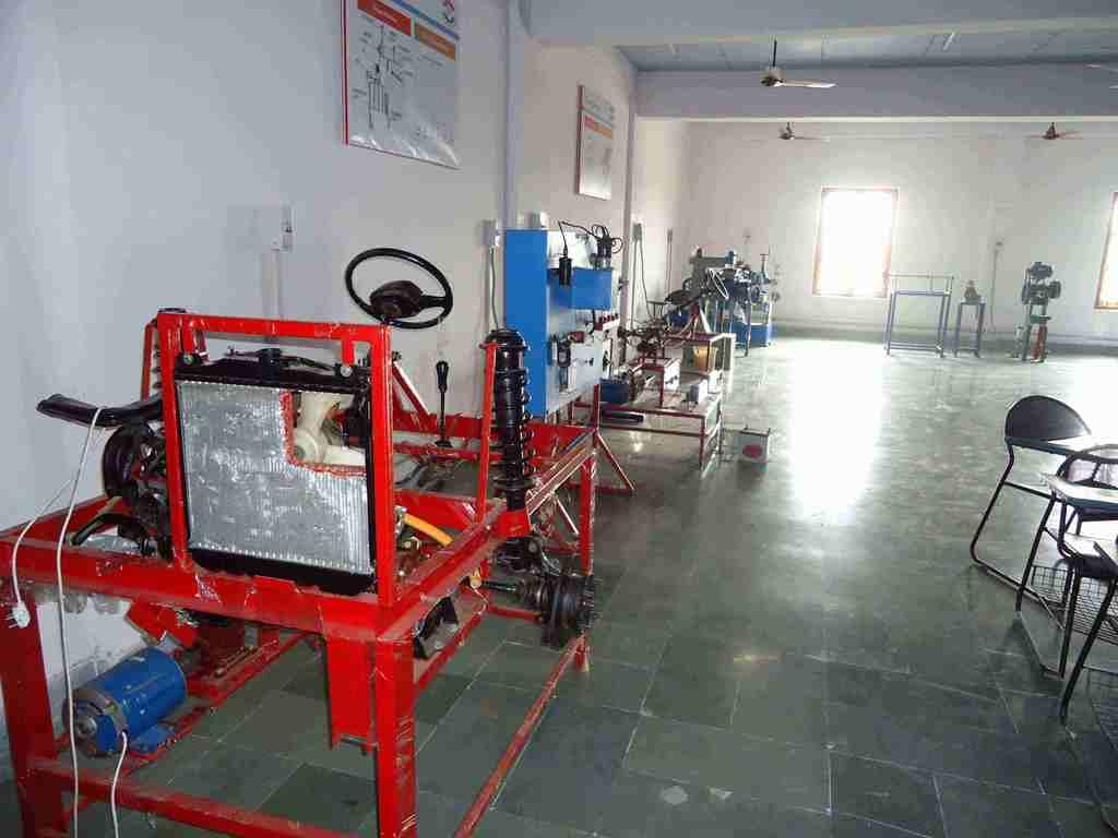 Dr. K.N. Modi University Newai Laboratory photo 1